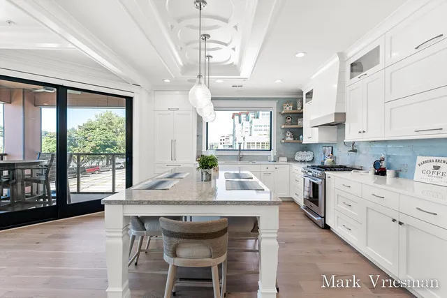 $1,150,000 | 218 South Harbor Drive, Unit 201, Grand Haven, MI 49417