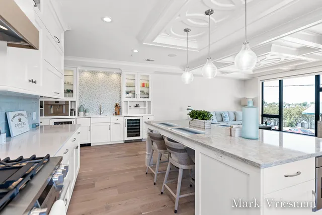 $1,150,000 | 218 South Harbor Drive, Unit 201, Grand Haven, MI 49417