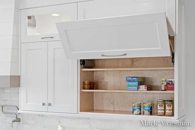 $1,150,000 | 218 South Harbor Drive, Unit 201, Grand Haven, MI 49417