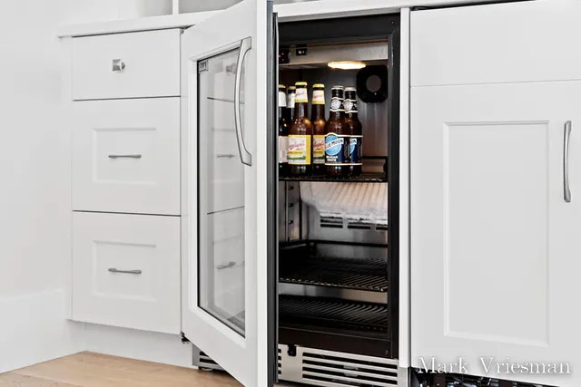 $1,150,000 | 218 South Harbor Drive, Unit 201, Grand Haven, MI 49417