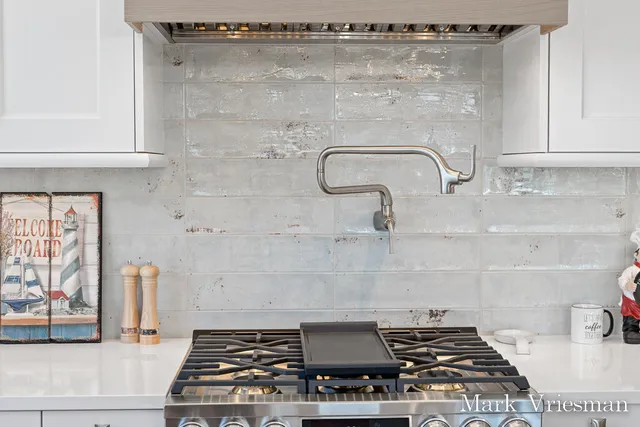 $1,150,000 | 218 South Harbor Drive, Unit 201, Grand Haven, MI 49417