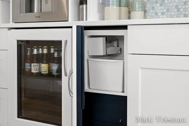 $1,150,000 | 218 South Harbor Drive, Unit 201, Grand Haven, MI 49417