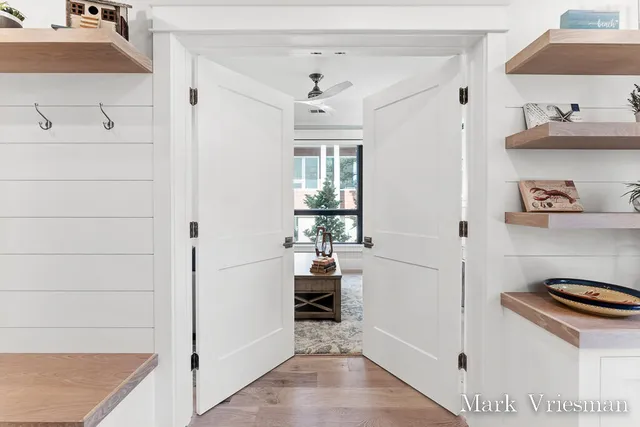 $1,150,000 | 218 South Harbor Drive, Unit 201, Grand Haven, MI 49417