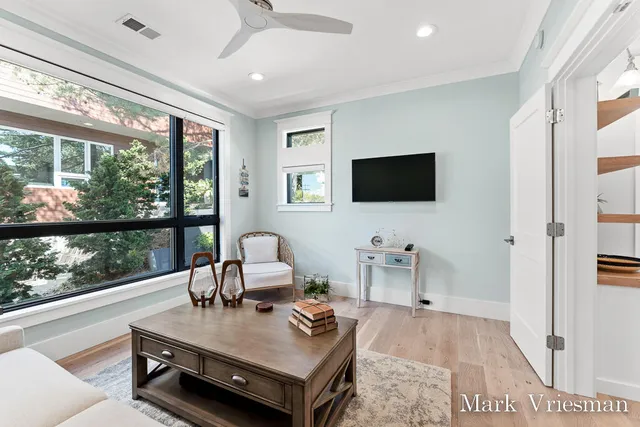 $1,150,000 | 218 South Harbor Drive, Unit 201, Grand Haven, MI 49417