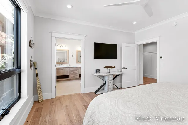 $1,150,000 | 218 South Harbor Drive, Unit 201, Grand Haven, MI 49417