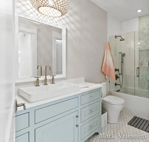 $1,150,000 | 218 South Harbor Drive, Unit 201, Grand Haven, MI 49417