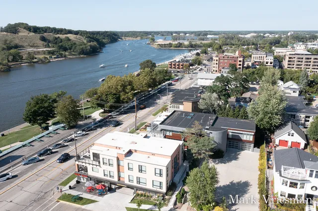 $1,150,000 | 218 South Harbor Drive, Unit 201, Grand Haven, MI 49417