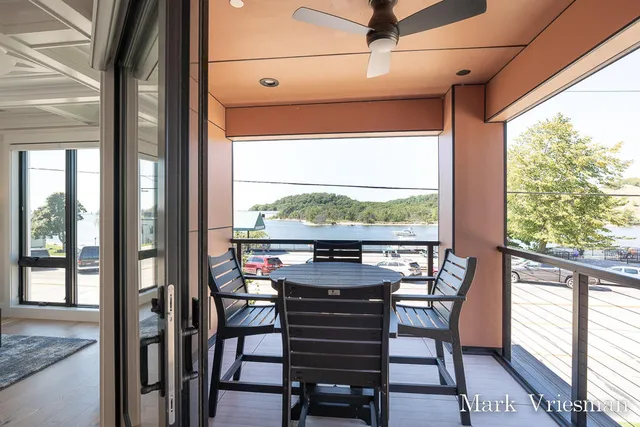 $1,150,000 | 218 South Harbor Drive, Unit 201, Grand Haven, MI 49417