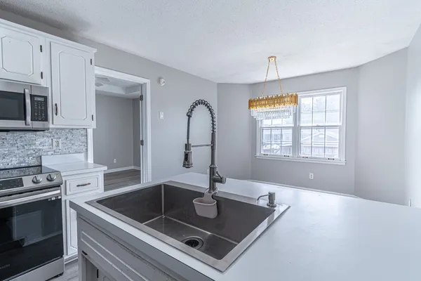 $1,600 | 815 Iris Lane, Clarksville, TN 37042