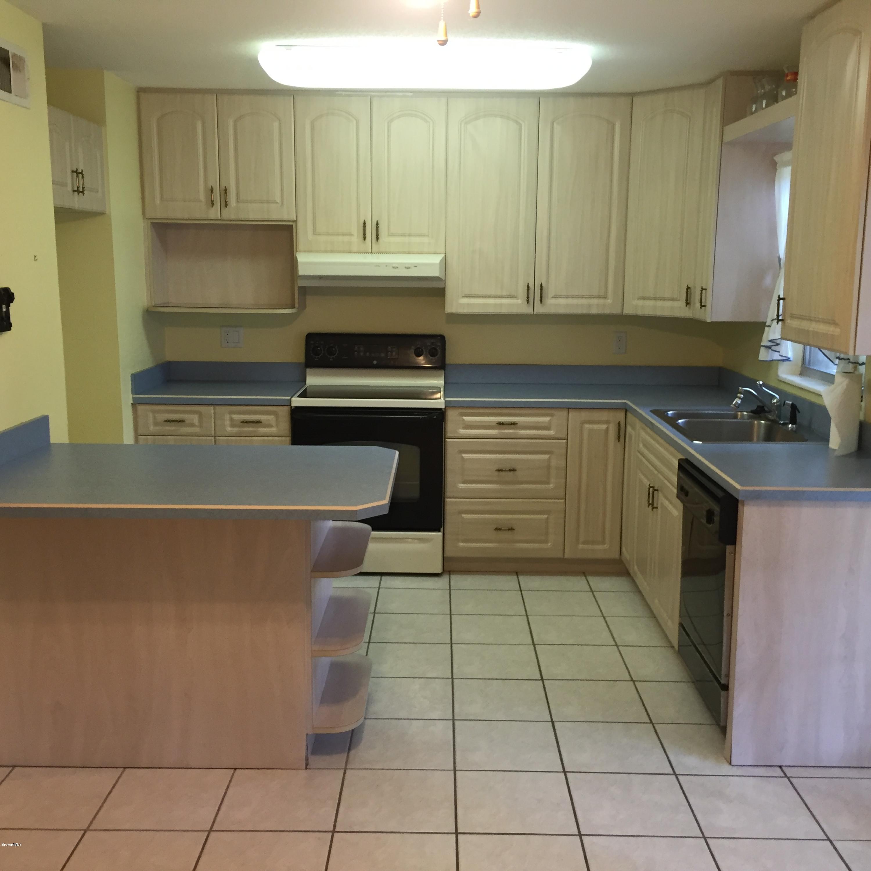 2860 Rheims Avenue Melbourne, FL 32935 - Photo 2 of 22 Spacious Kitchen