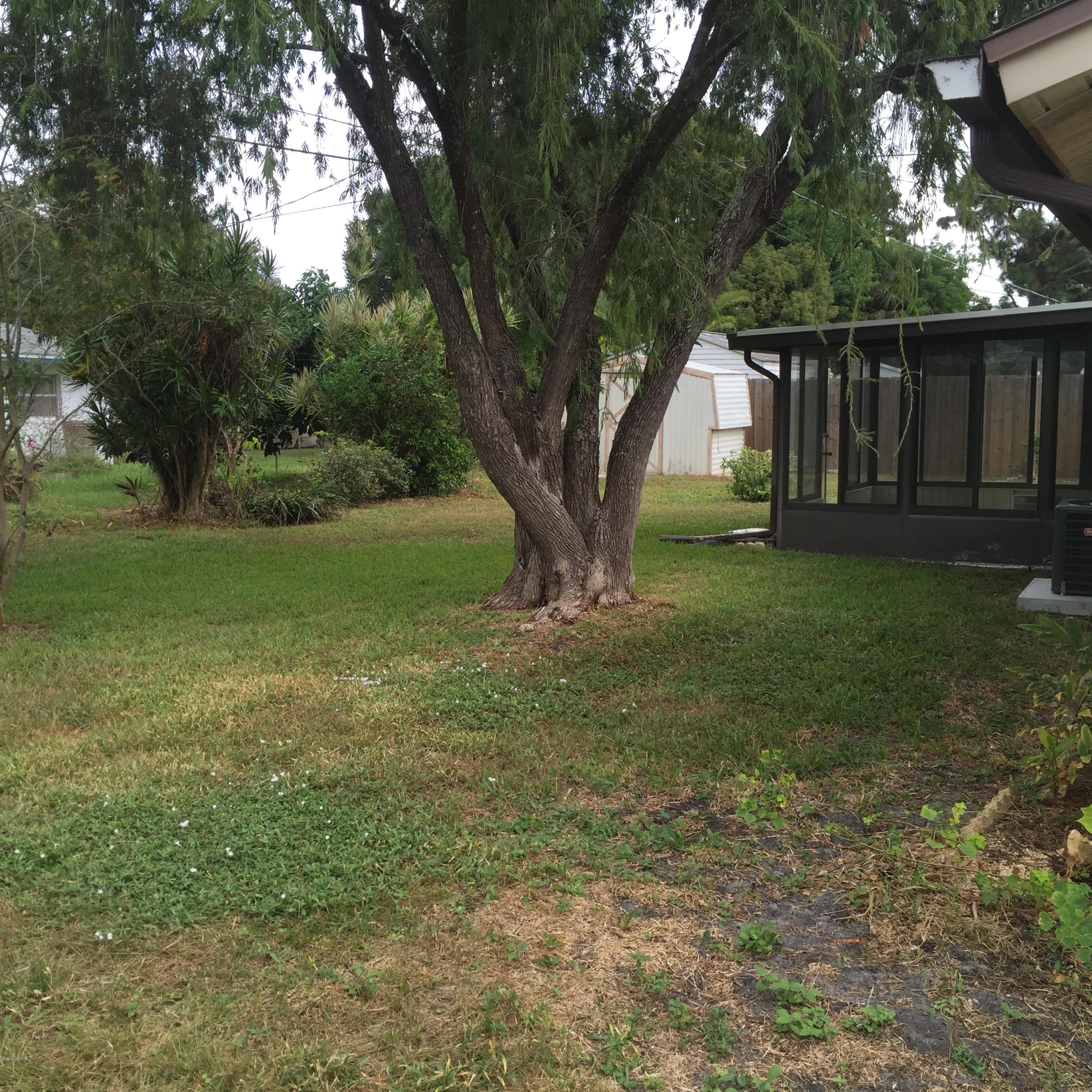 2860 Rheims Avenue Melbourne, FL 32935 - Photo 20 of 22 Backyard