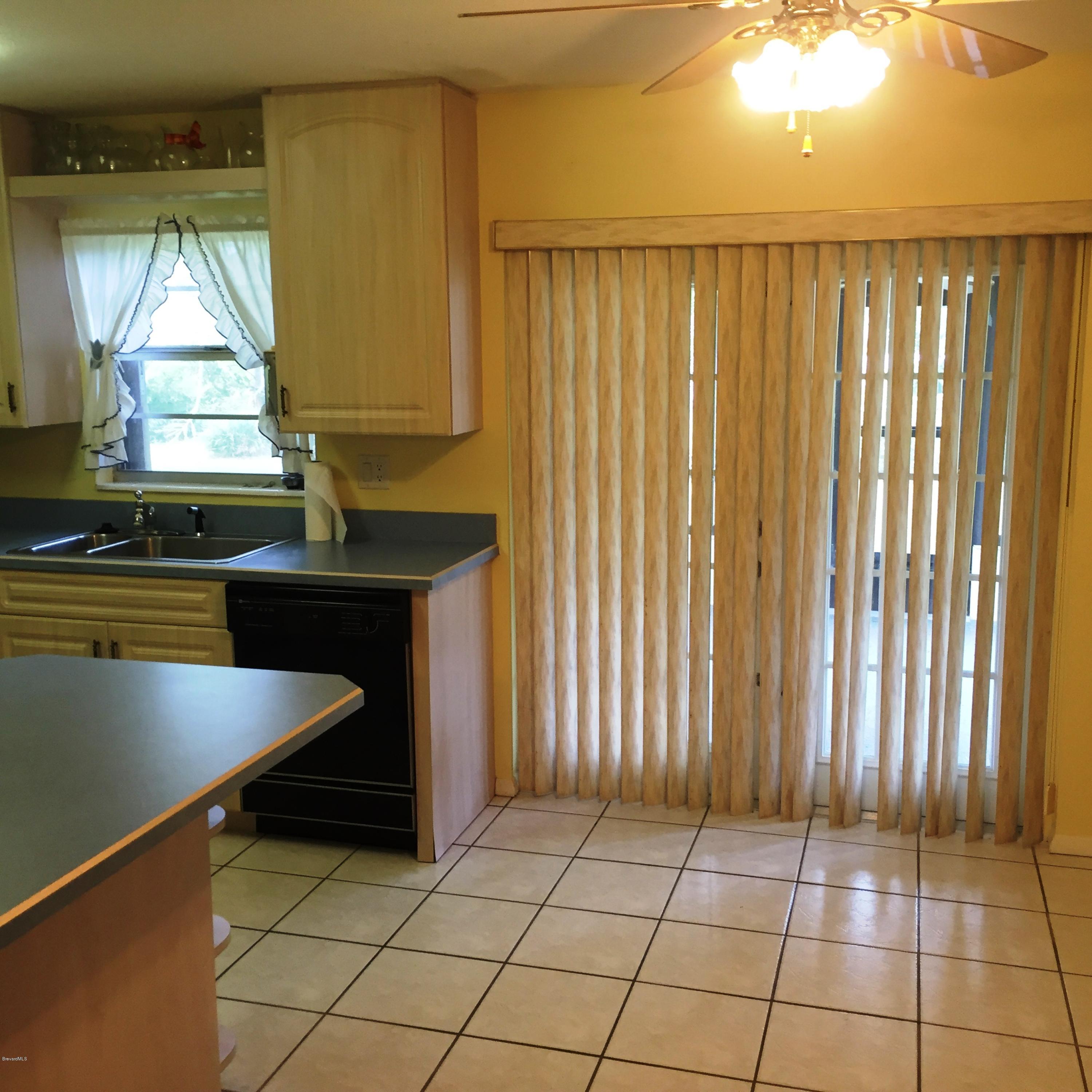 2860 Rheims Avenue Melbourne, FL 32935 - Photo 3 of 22 Dining Area