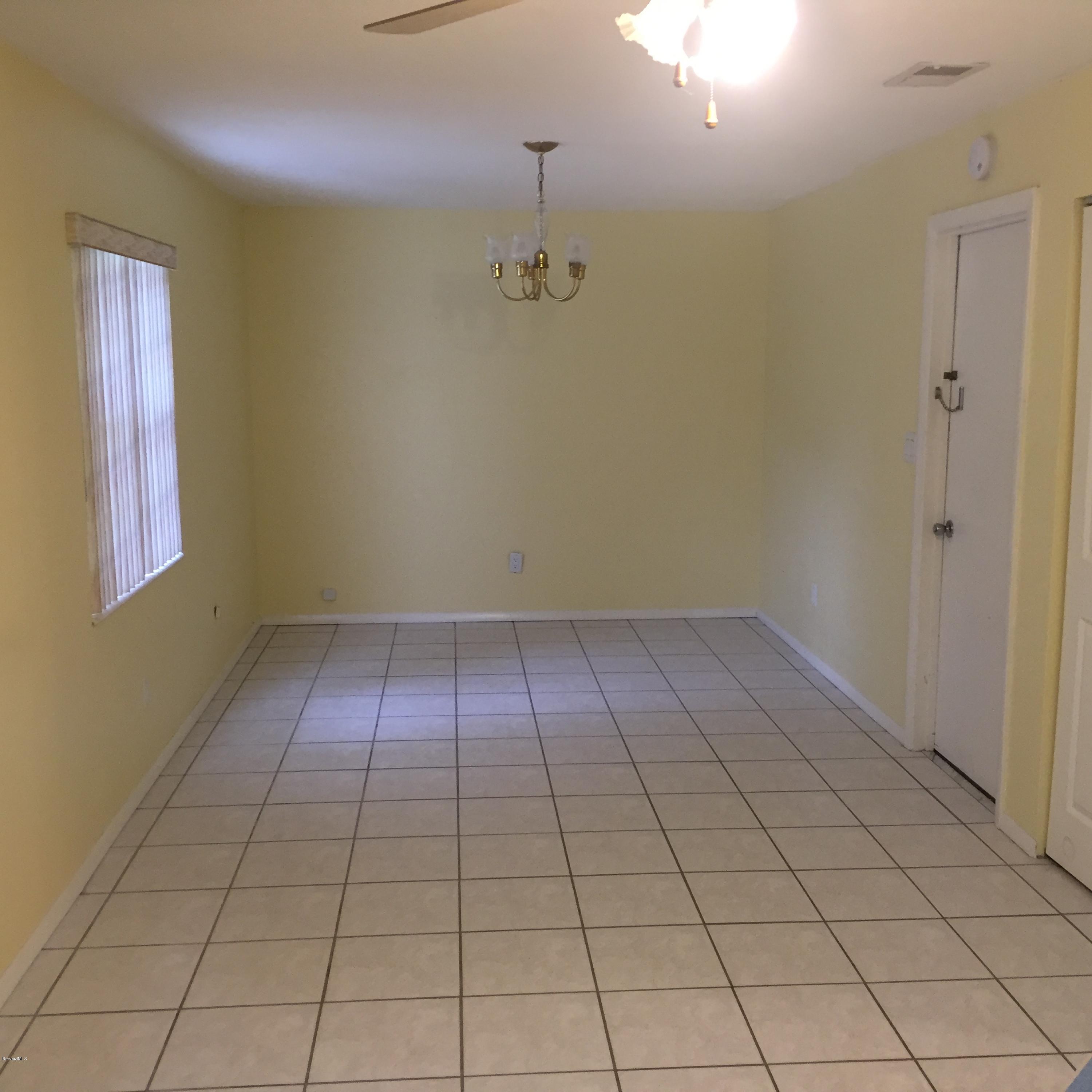 2860 Rheims Avenue Melbourne, FL 32935 - Photo 6 of 22 Dining Room