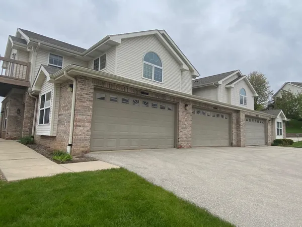 $359,900 | 9275 South 51st Street, Franklin, WI 53132