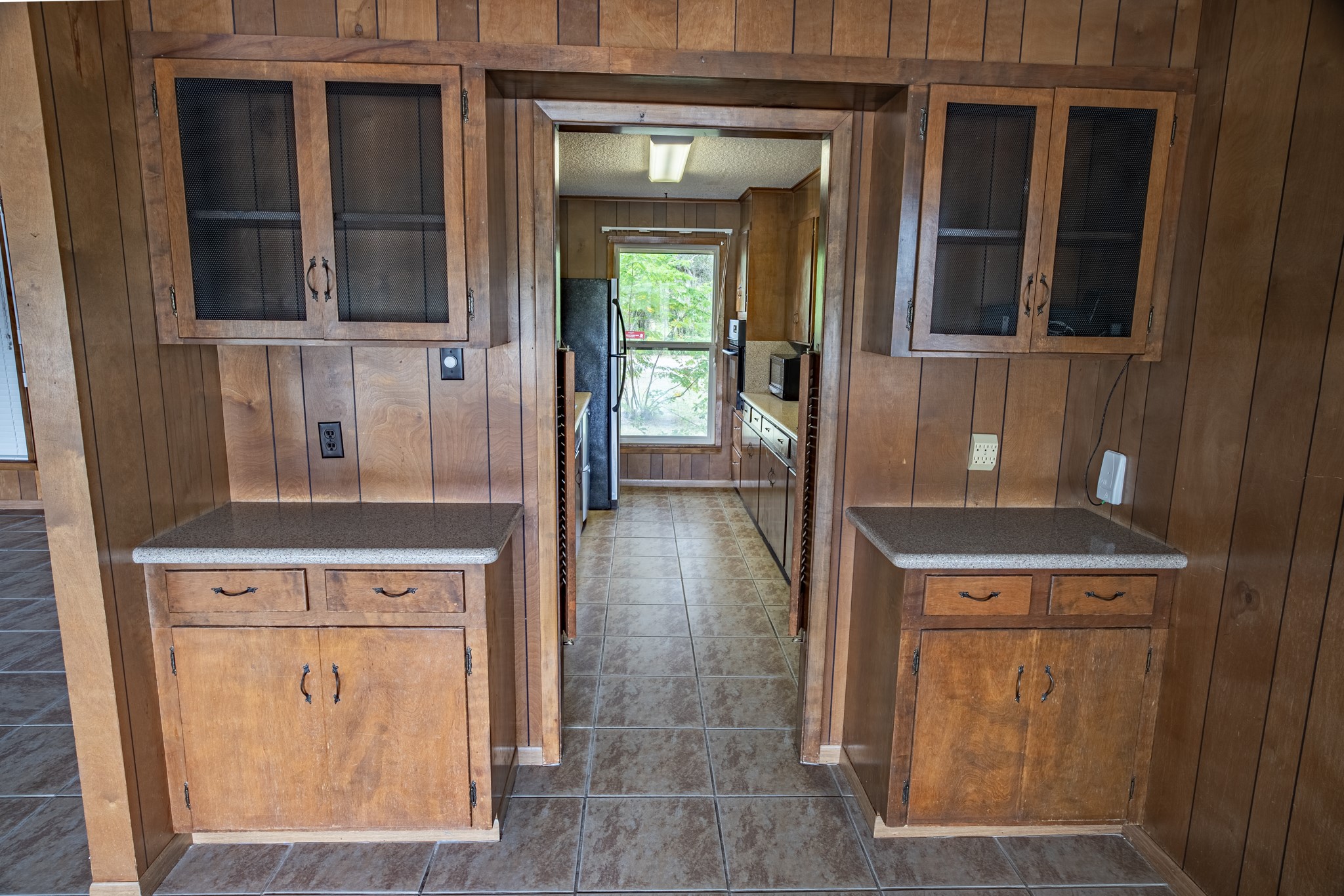 4611 Rio Drive Brazoria, TX 77422 - Photo 14 of 39 Built-in cabinets in the dining area