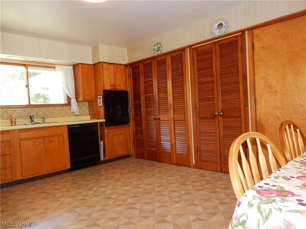 135 Paradise Road Painesville, OH 44077 - Photo 6 of 31 Gallery Image 6