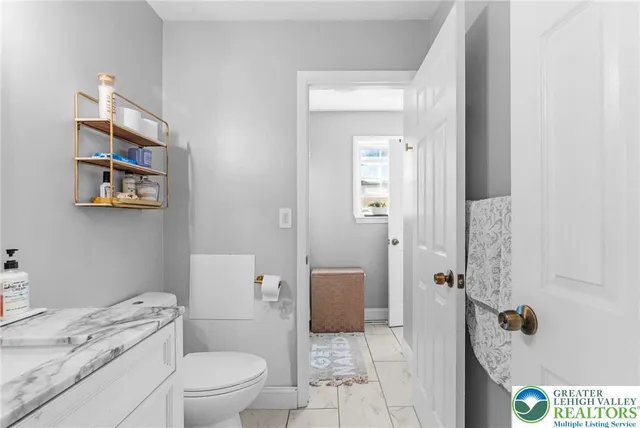 $429,900 | 5043 Foxdale Drive, Whitehall, PA 18052