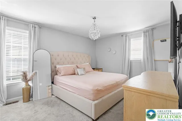 $429,900 | 5043 Foxdale Drive, Whitehall, PA 18052