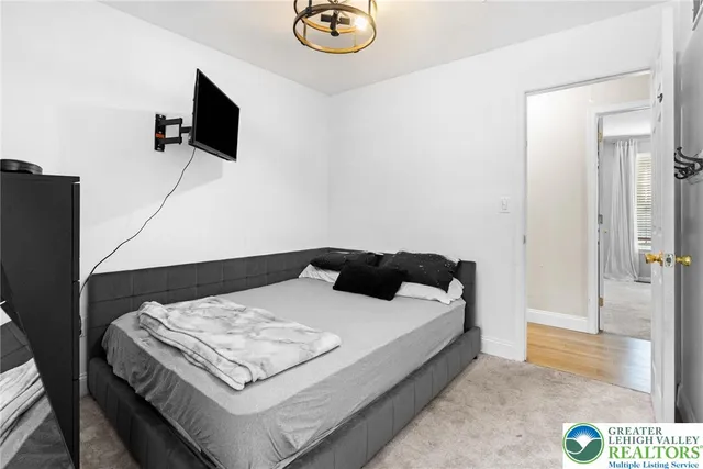 $429,900 | 5043 Foxdale Drive, Whitehall, PA 18052