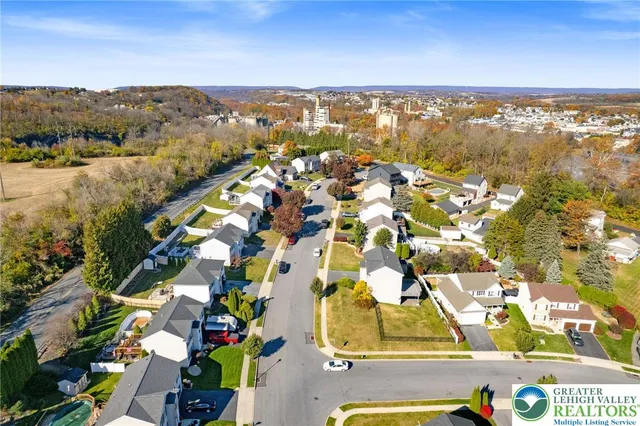 $429,900 | 5043 Foxdale Drive, Whitehall, PA 18052