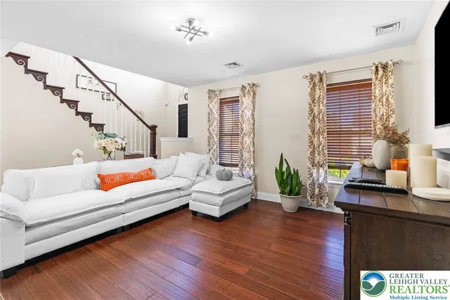 $429,900 | 5043 Foxdale Drive, Whitehall, PA 18052