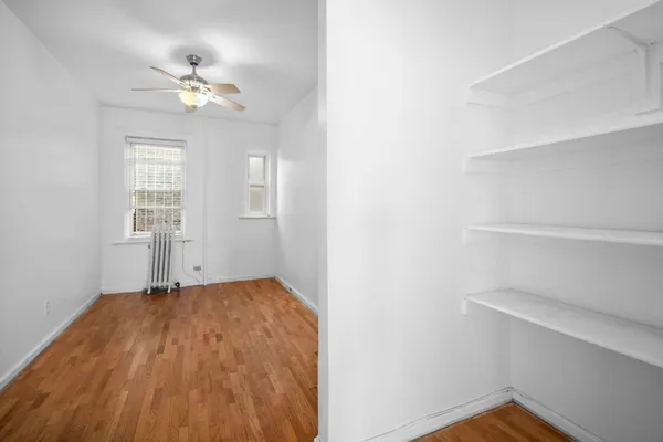 $325,000 | 1424 East Hyde Park Boulevard, Unit 2, Chicago, IL 60615
