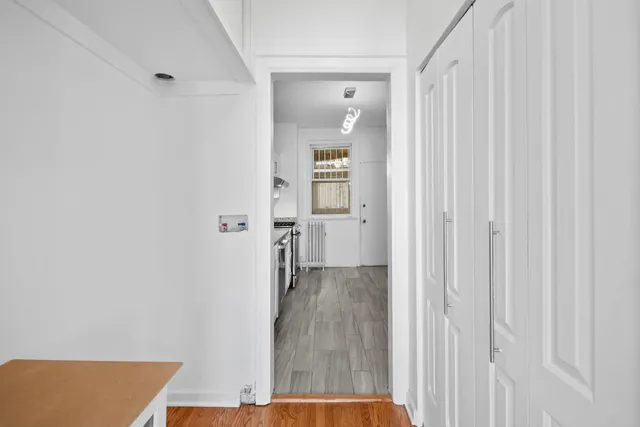 $325,000 | 1424 East Hyde Park Boulevard, Unit 2, Chicago, IL 60615