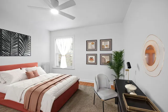 $325,000 | 1424 East Hyde Park Boulevard, Unit 2, Chicago, IL 60615