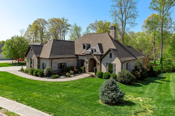$1,175,000 | 301 Oak Chase Boulevard, Lenoir City, TN 37772