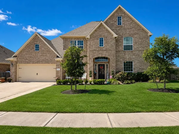 $529,900 | 1217 Laurel Loop, Angleton, TX 77515