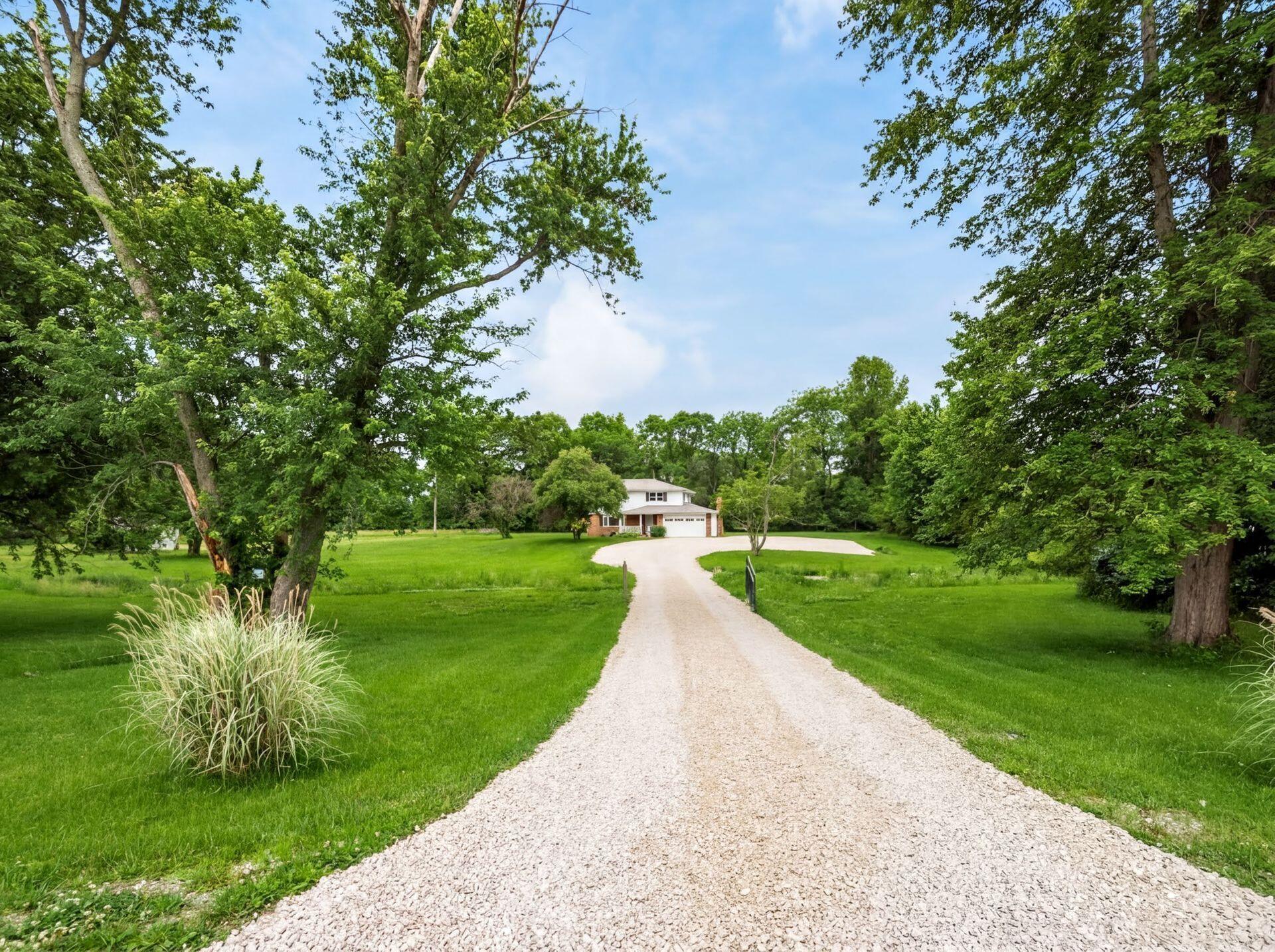 13400 Trenton Road Galena, OH 43021 - Photo 3 of 44 Long Private Driveway