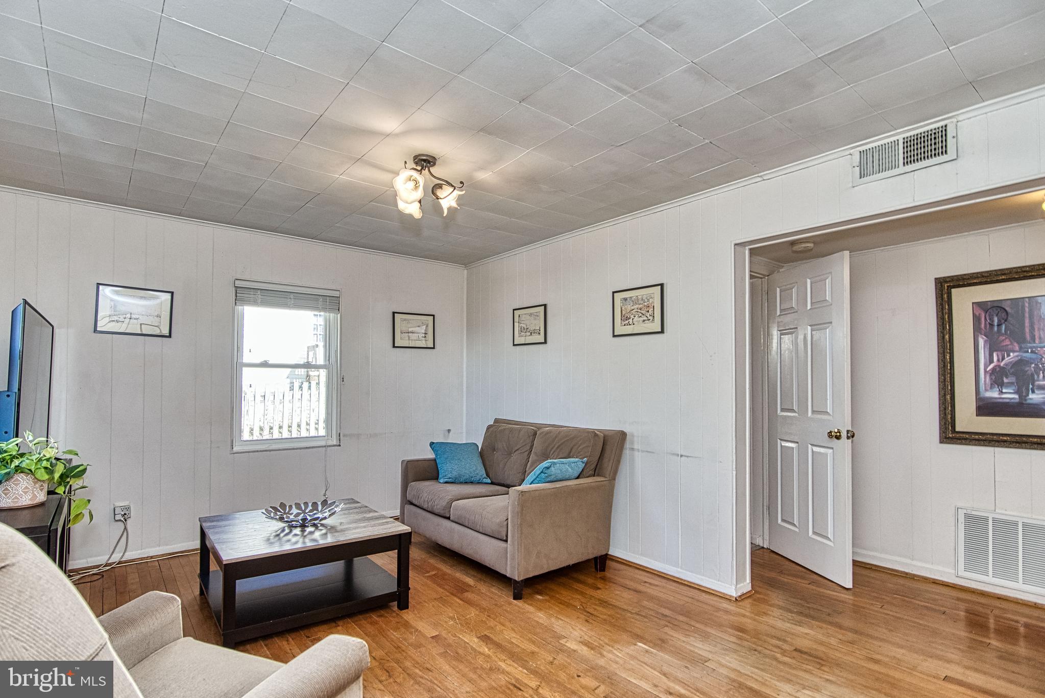 7017 Grove Road Alexandria, VA 22306 - Photo 3 of 49 Gallery Image 3