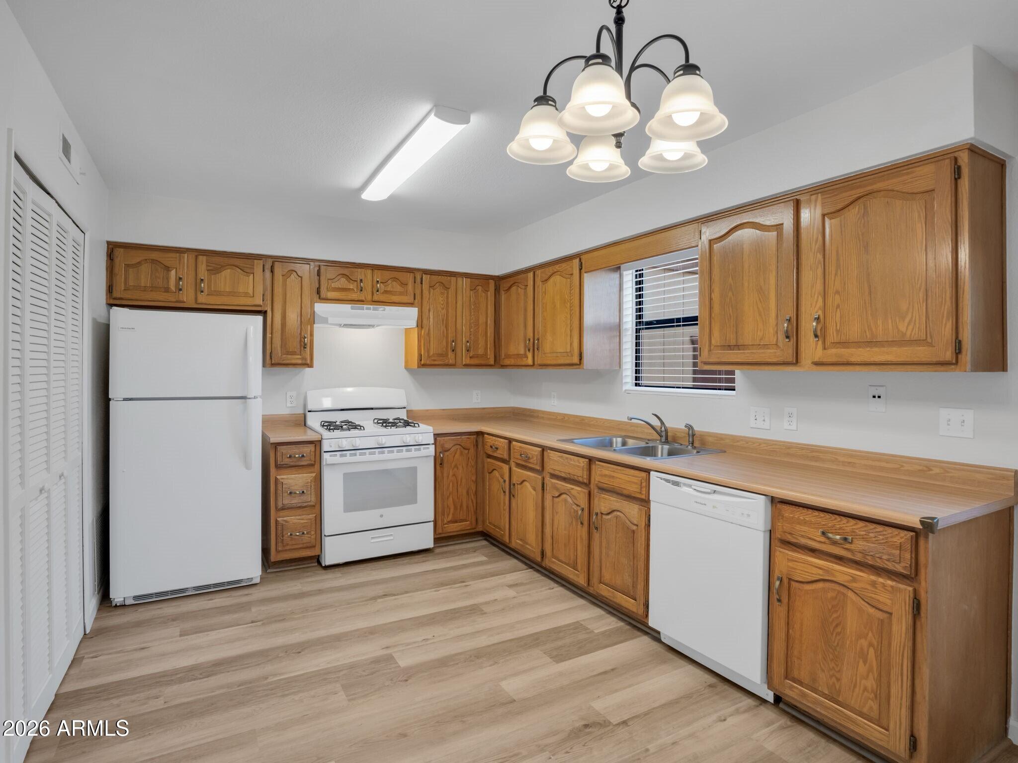 371 Rim Rock Circle, Unit 2 Prescott, AZ 86303 - Photo 12 of 36 013_Kitchen