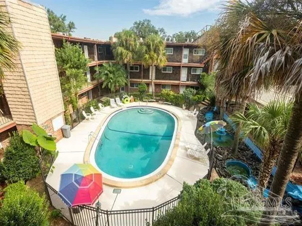 $1,895 | 300 Bayou Boulevard, Unit 106, Pensacola, FL 32503