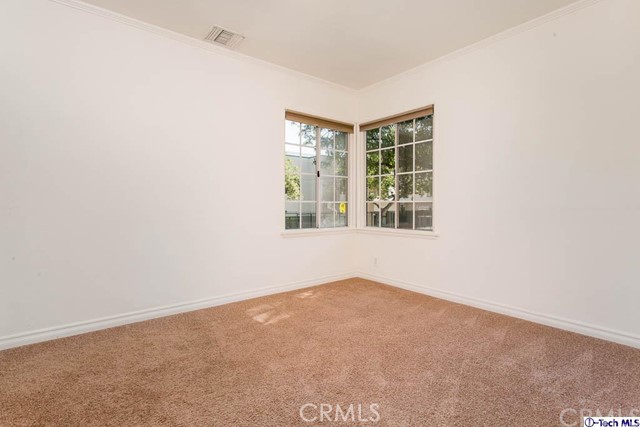 1707 Arlington Avenue Glendale, CA 91208 - Photo 19 of 39 an empty room with a window