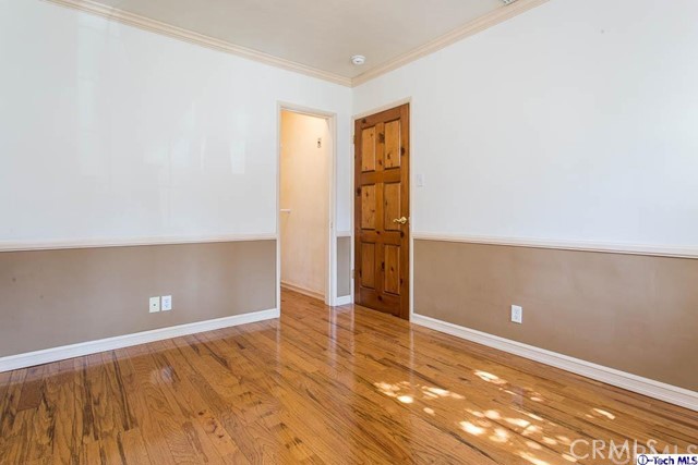 1707 Arlington Avenue Glendale, CA 91208 - Photo 21 of 39 a view of empty room with wooden floor