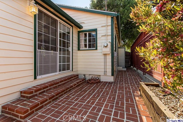 1707 Arlington Avenue Glendale, CA 91208 - Photo 24 of 39 a view of a backyard with door
