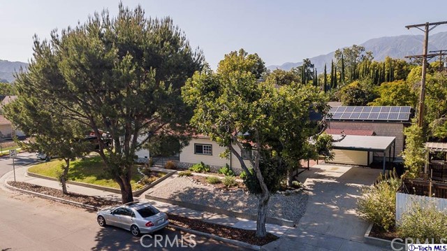 1707 Arlington Avenue Glendale, CA 91208 - Photo 30 of 39 a view of a backyard with sitting area