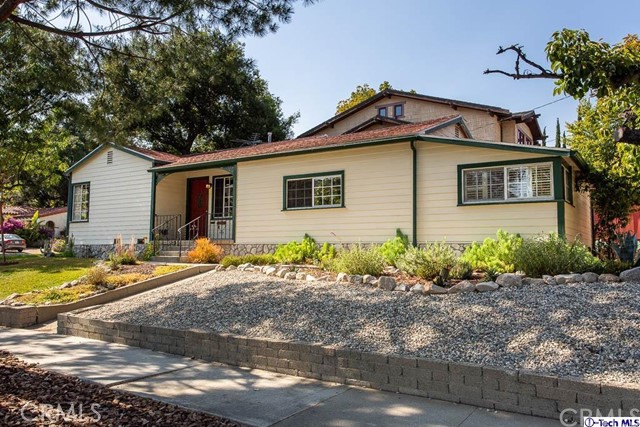 1707 Arlington Avenue Glendale, CA 91208 - Photo 4 of 39 a front view of a house with garden