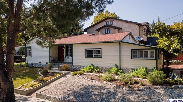 1707 Arlington Avenue Glendale, CA 91208 - Photo 5 of 39 a front view of a house with garden