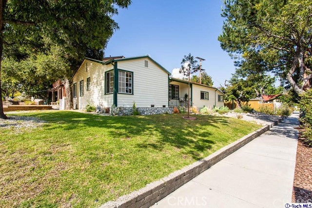 1707 Arlington Avenue Glendale, CA 91208 - Photo 6 of 39 a view of a house with a yard