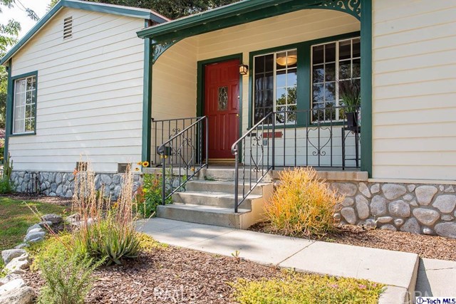 1707 Arlington Avenue Glendale, CA 91208 - Photo 7 of 39 a view of a house with wooden fence