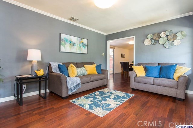 1707 Arlington Avenue Glendale, CA 91208 - Photo 9 of 39 a living room with furniture and wooden floor