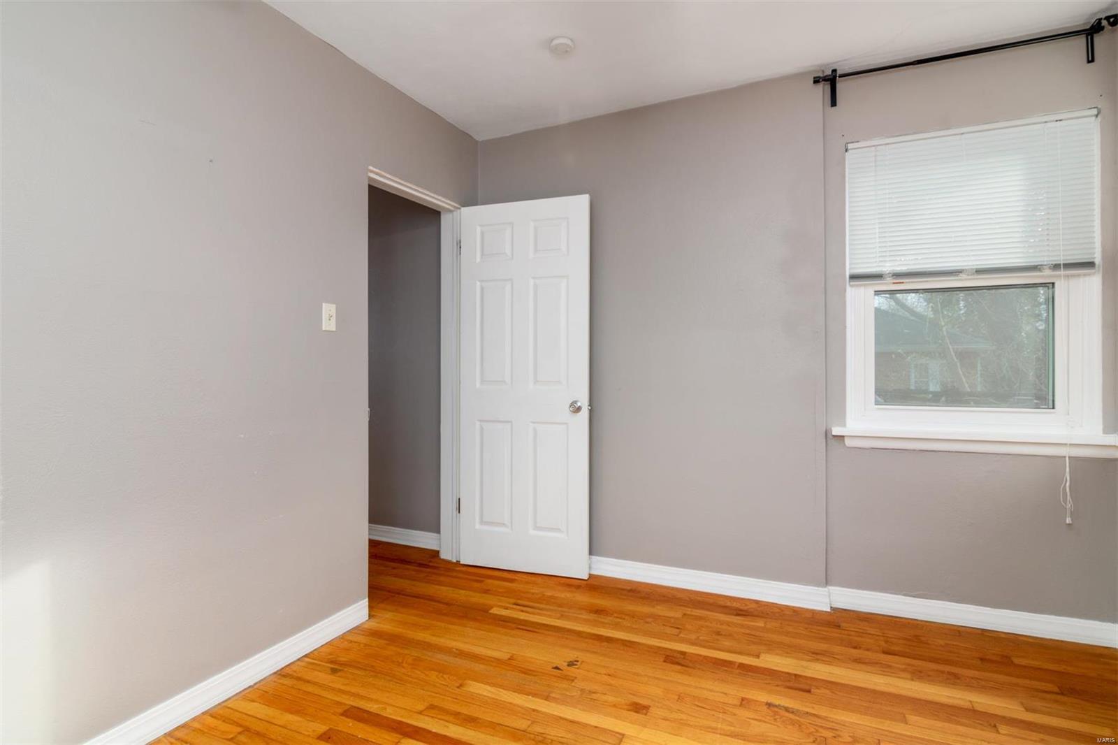 537 St Clair Road Fairview Heights, IL 62208 - Photo 12 of 43