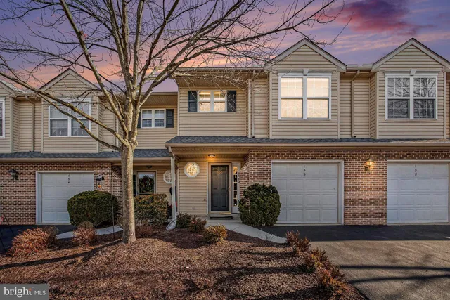 $290,000 | 156 Sparrow Road, Hummelstown, PA 17036