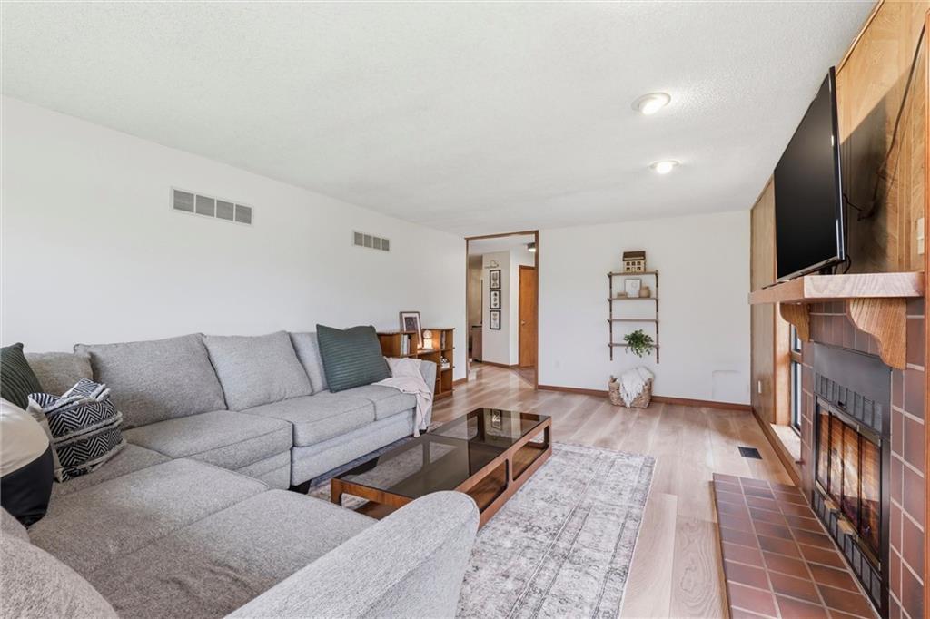 24324 Old Kc Road Paola, KS 66071 - Photo 13 of 45