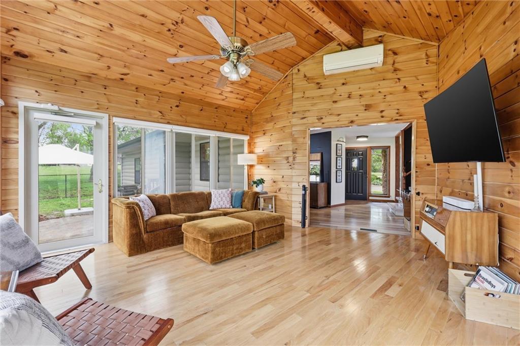 24324 Old Kc Road Paola, KS 66071 - Photo 6 of 45