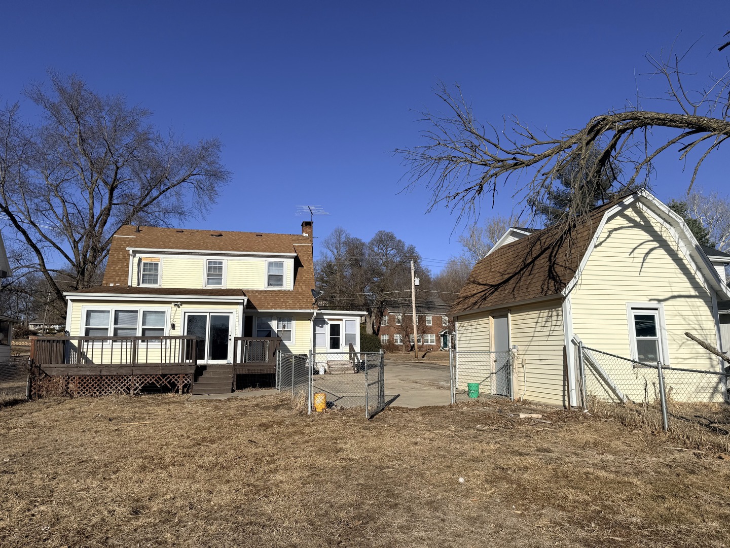 617 West Lincoln Way Morrison, IL 61270 - Photo 20 of 21 a view of a house with a snow in the yard