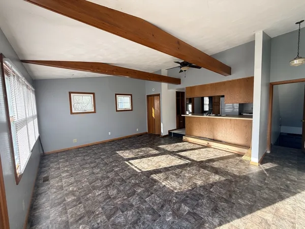 a view of livingroom with furniture