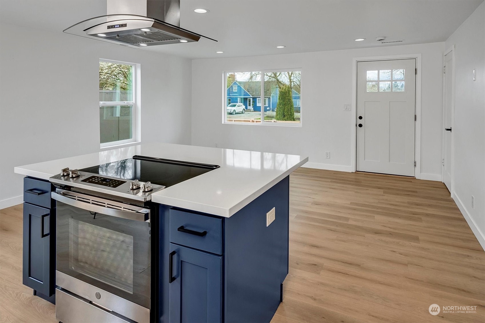 12058 Renton Avenue South Seattle, WA 98178 - Photo 13 of 32 Gallery Image 13